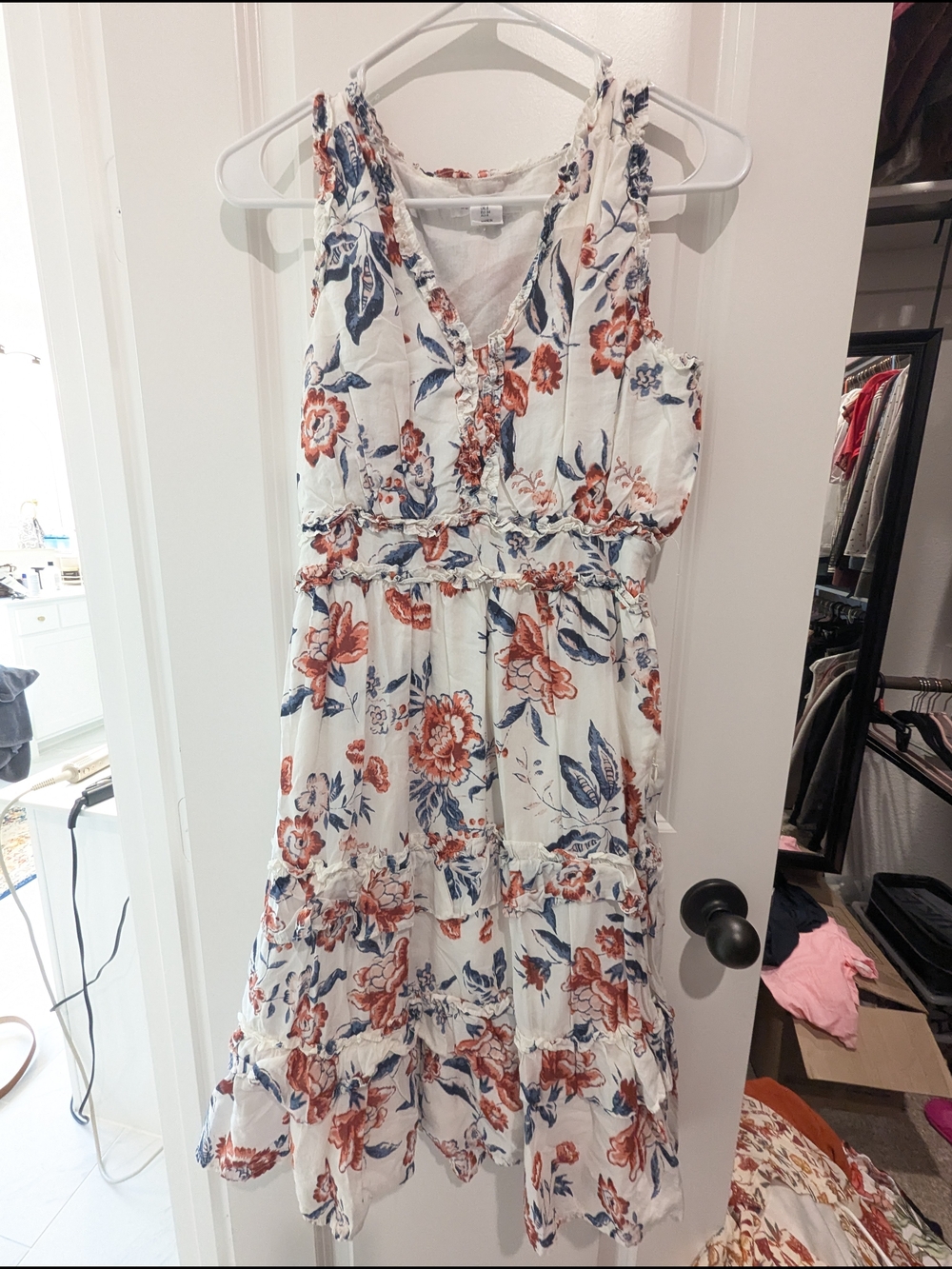 Lucky Brand White Floral V-Neck Tiered Midi Dress with Rust and Navy